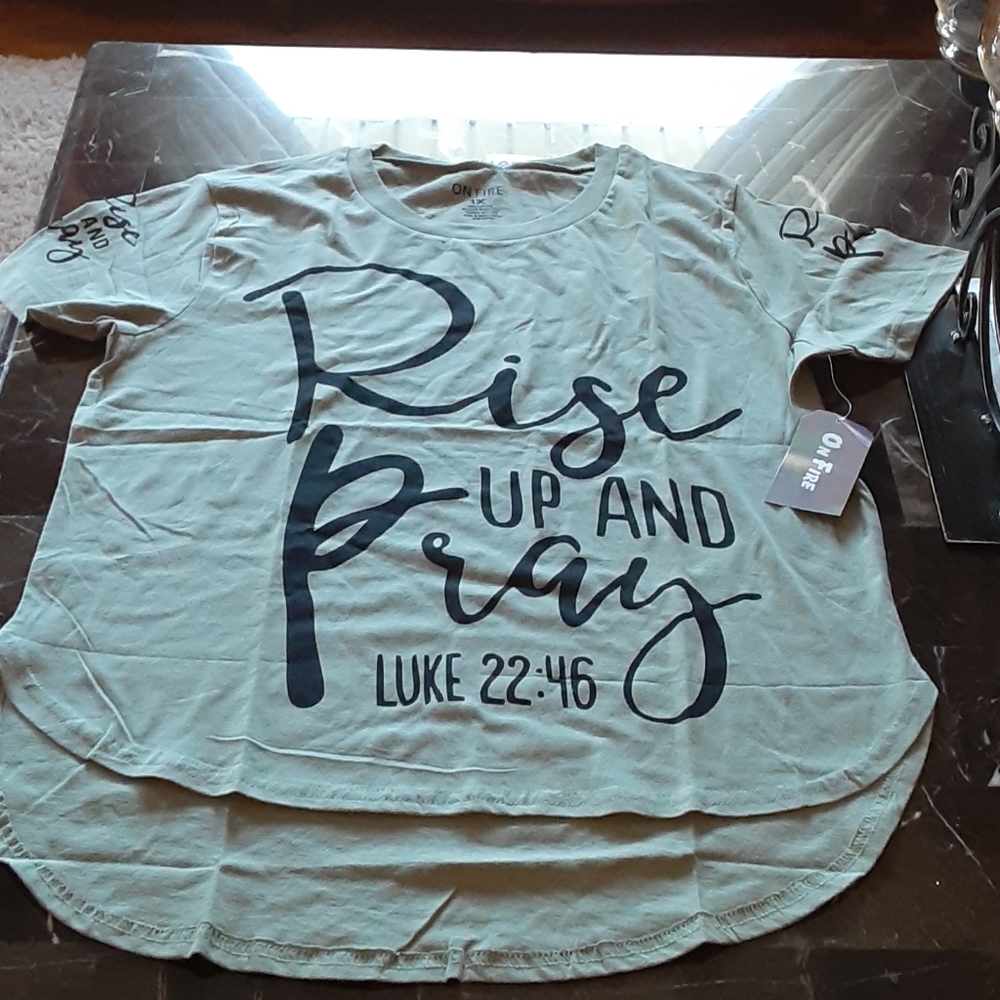 Sag Tshirt.  NEW